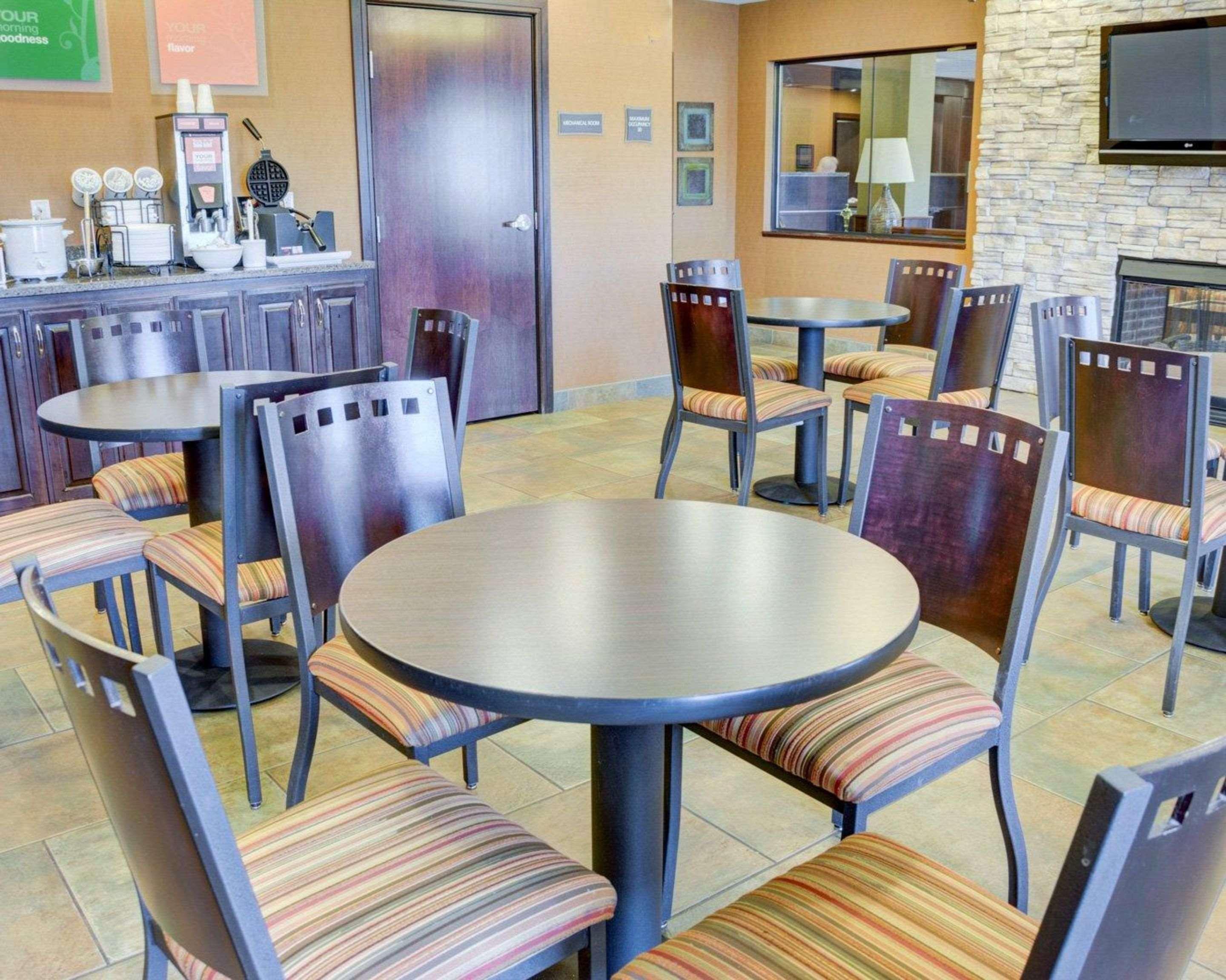 Comfort Inn & Suites Russellville I-40 מראה חיצוני תמונה