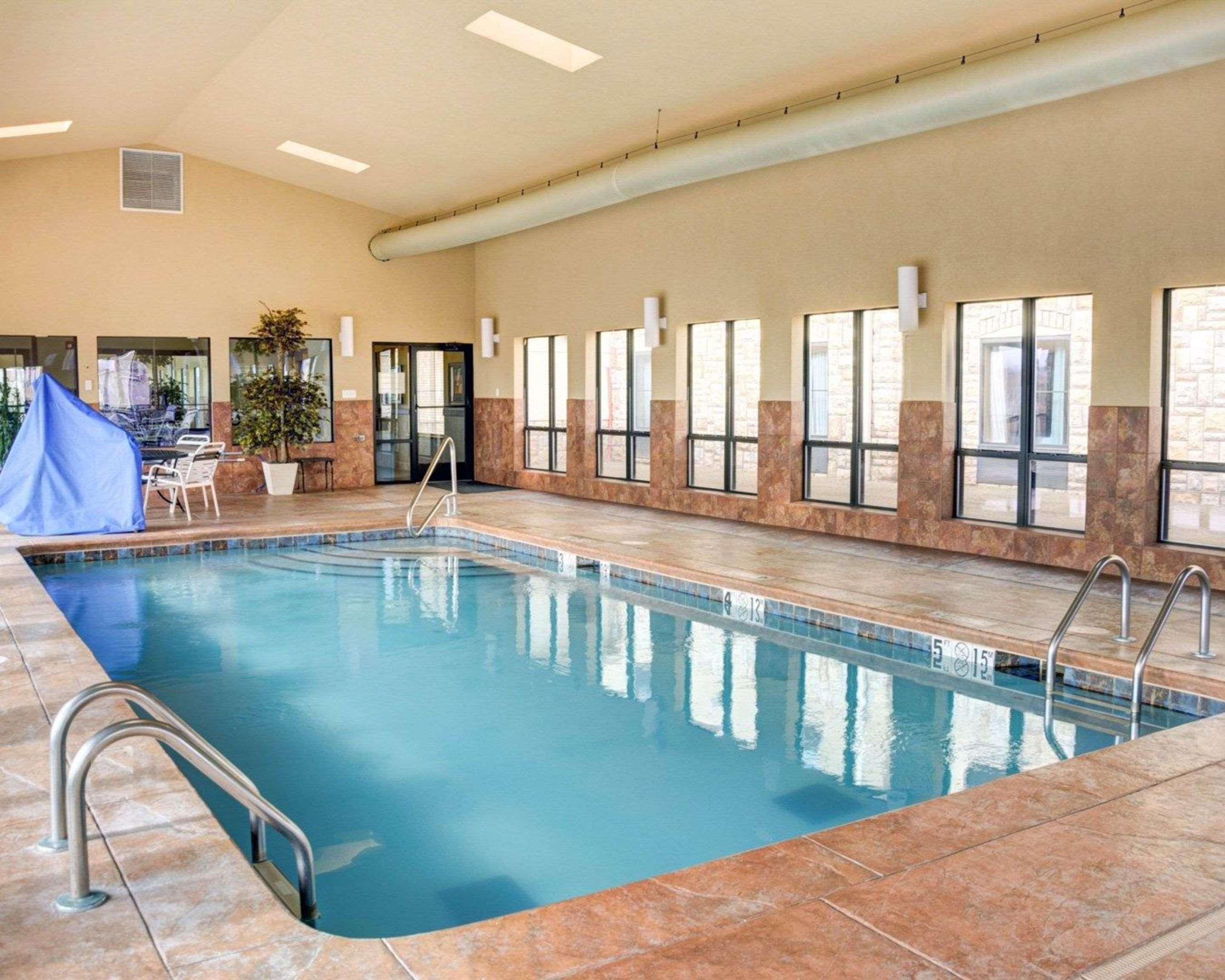 Comfort Inn & Suites Russellville I-40 מראה חיצוני תמונה