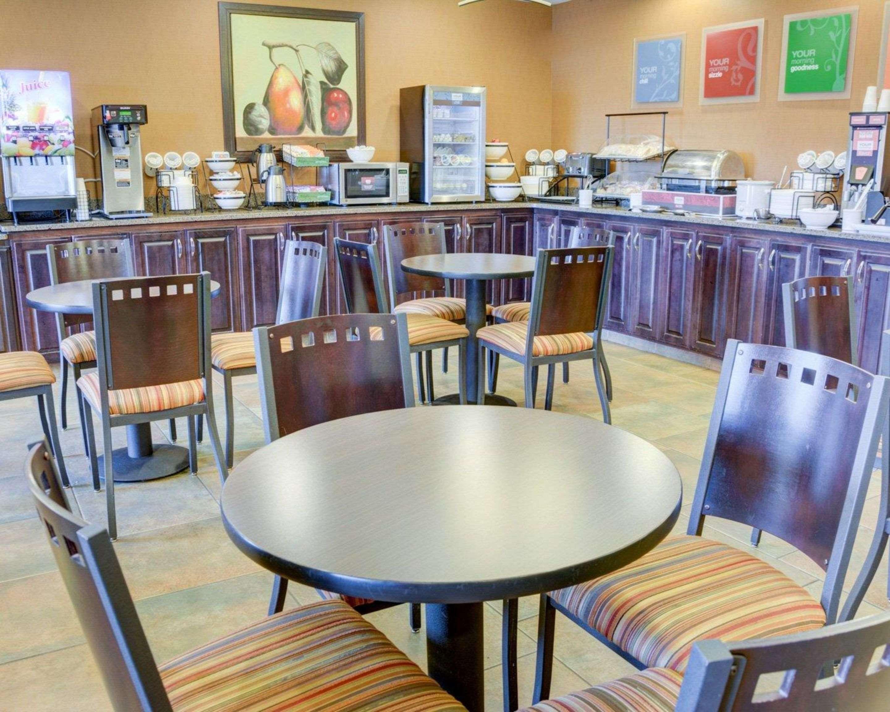 Comfort Inn & Suites Russellville I-40 מראה חיצוני תמונה
