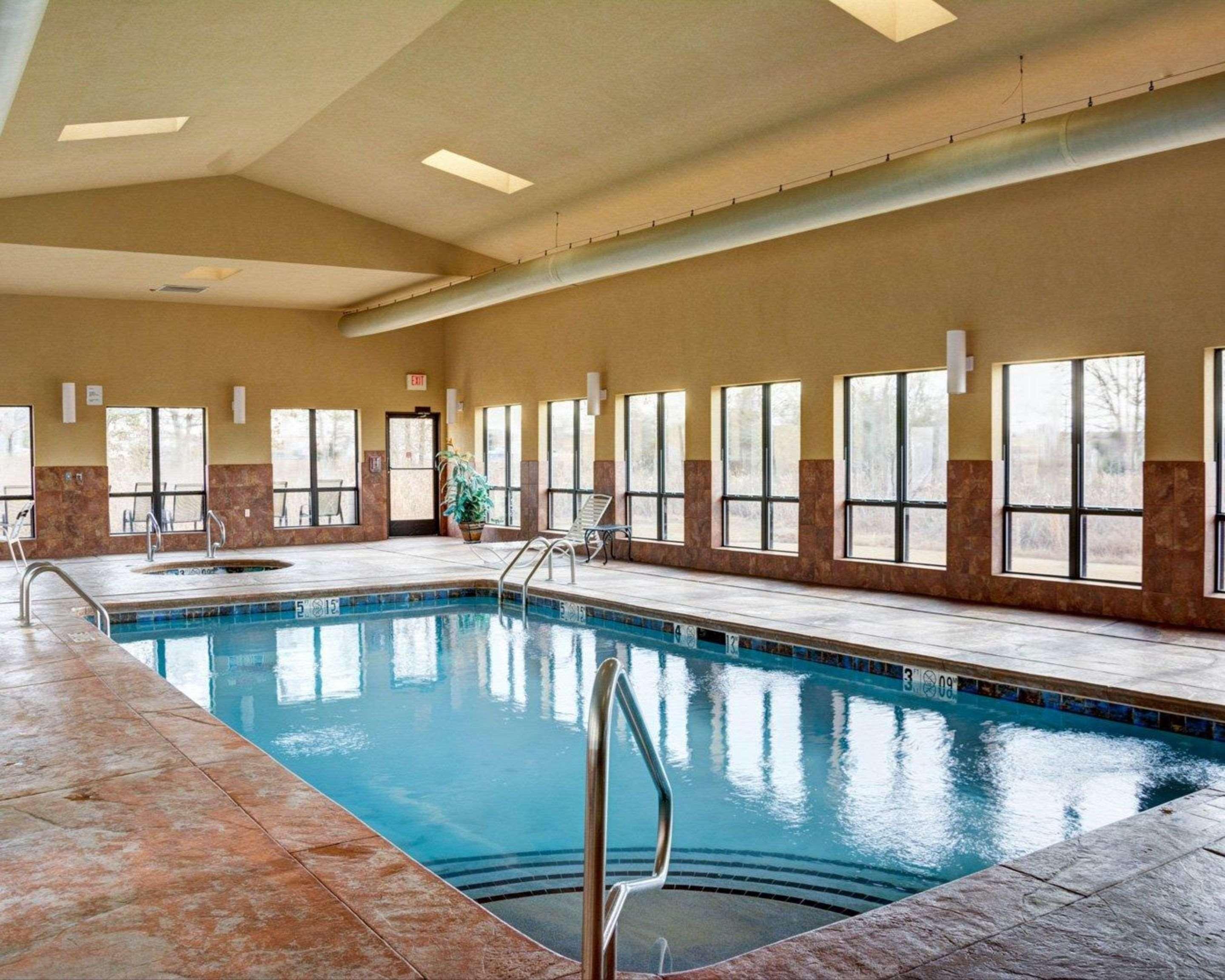 Comfort Inn & Suites Russellville I-40 מראה חיצוני תמונה