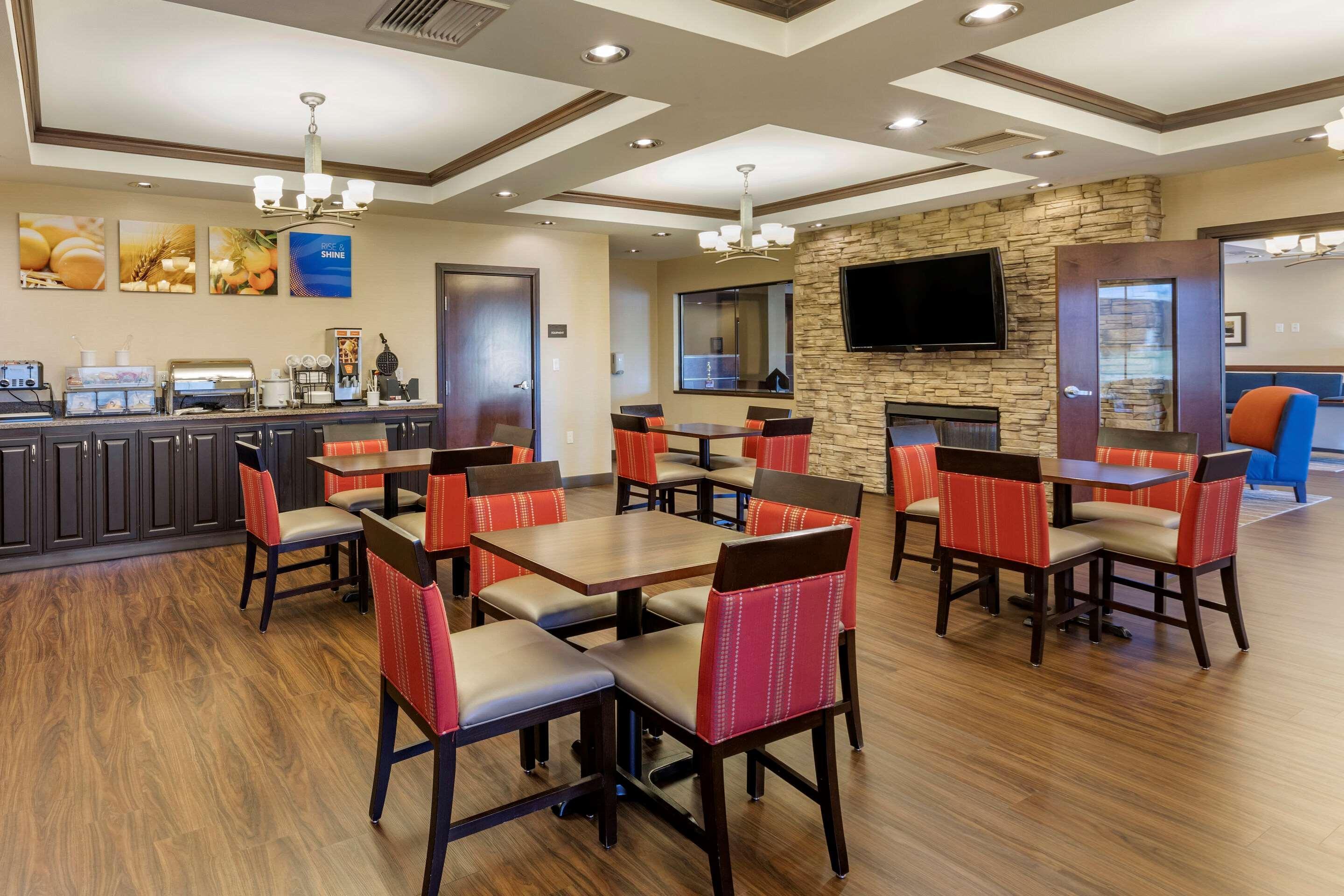 Comfort Inn & Suites Russellville I-40 מראה חיצוני תמונה