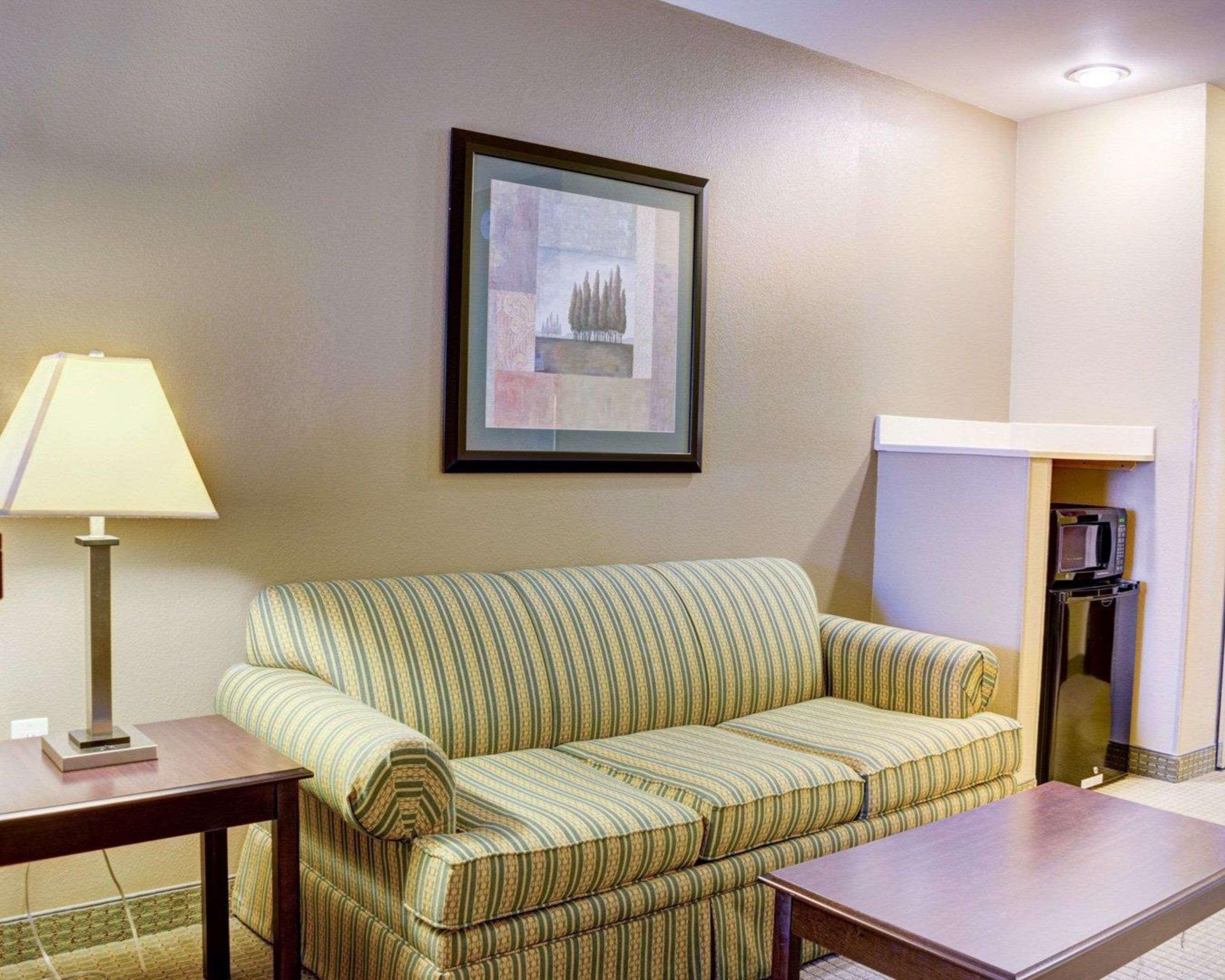 Comfort Inn & Suites Russellville I-40 מראה חיצוני תמונה